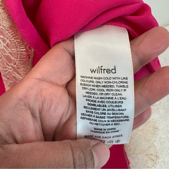 Aritzia - Wilfred - Sonnet Satin Dress - VITAL PINK/KHAKI
ROSE
VITAL/KAKI size S - Picture 6 of 15